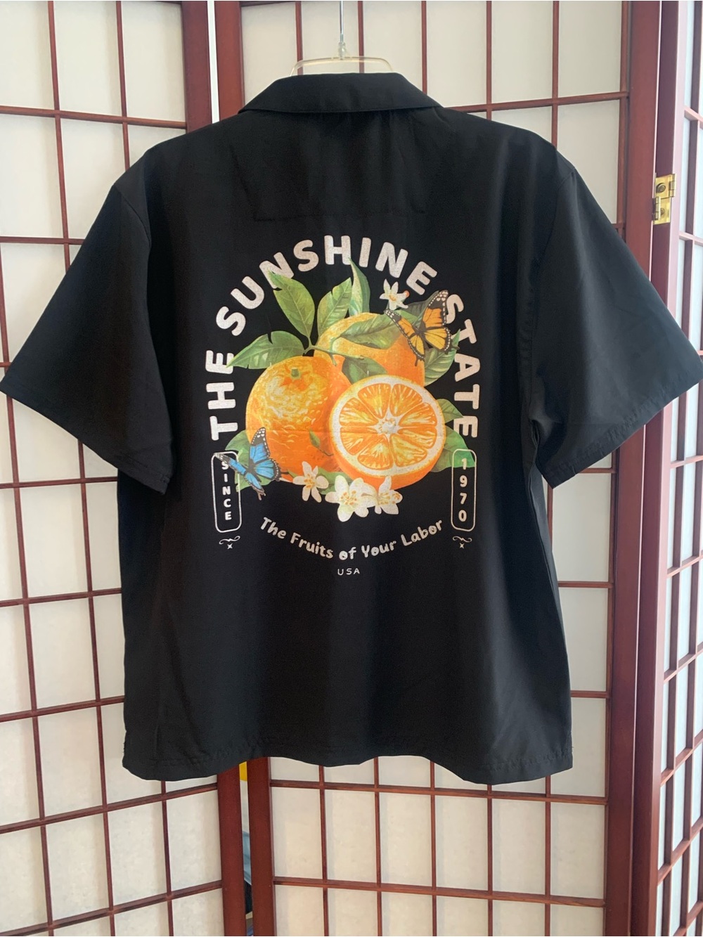 NWT Fresh Prints Belair Black Short Sleeve Shirt w/Orange Fruit Men’s Size S